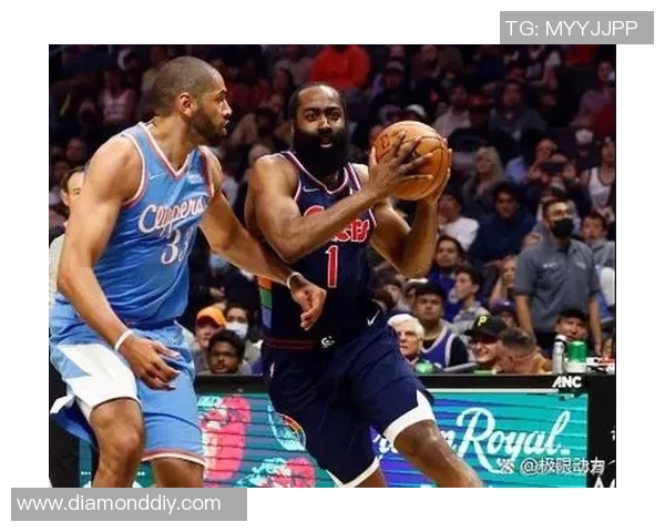 快船队主场力克魔术队，全队士气大振，季后赛前景看好