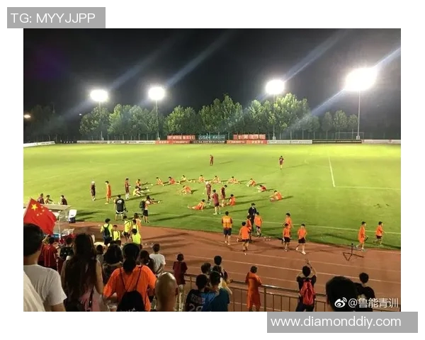 球迷为梦想疯狂!一群球迷为支持偶像疯狂加班加点制作加油板!